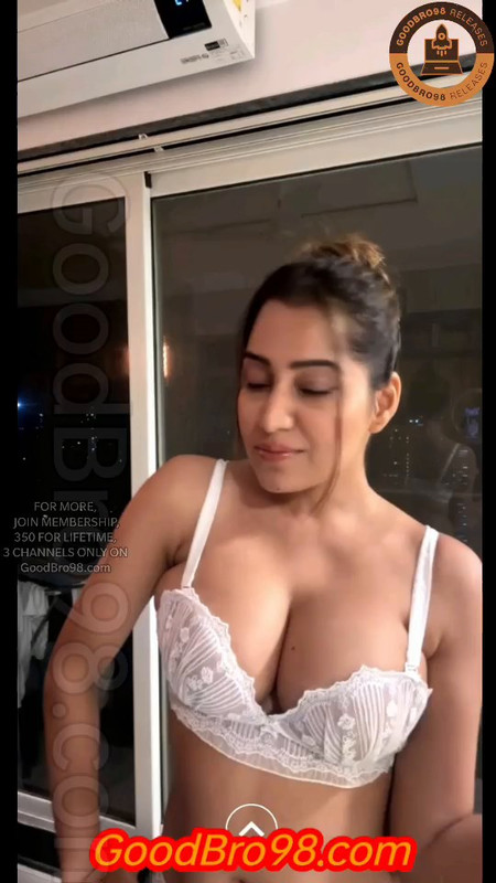 Simran Kaur - New Bikini Live.mp4.0010