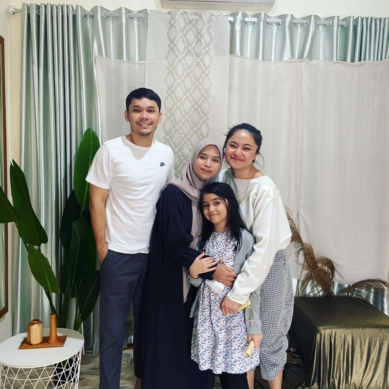Potret kebersamaan Marshanda, Sienna, Ben Kasyafani dan sang istri