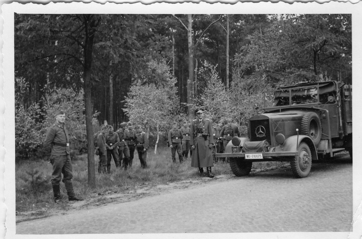 Dessauer 2 cm Flak Abt.Übung schwerer Mercedes D