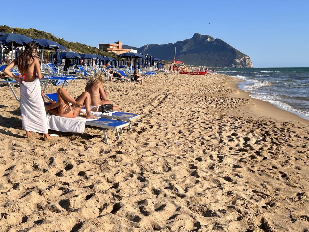 Жаркий сентябрь на побережье Тирренского моря. Жаркий сентябрь на побережье Тирренского моря.