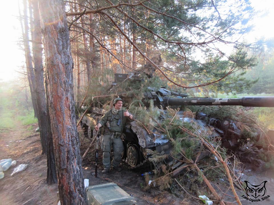 m14-cptd-ukri-T-64-BM-Bulat-2014-zs-km-nyolt-szakik-kez-n.jpg