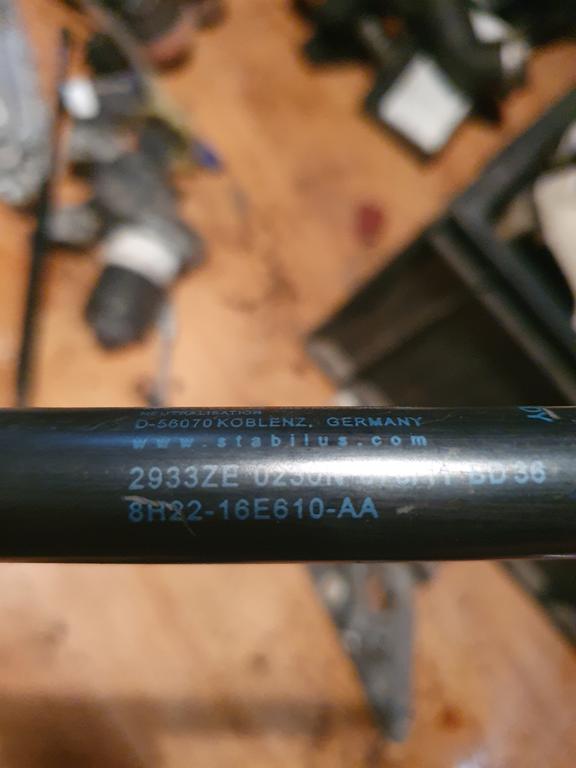 Газовый упор