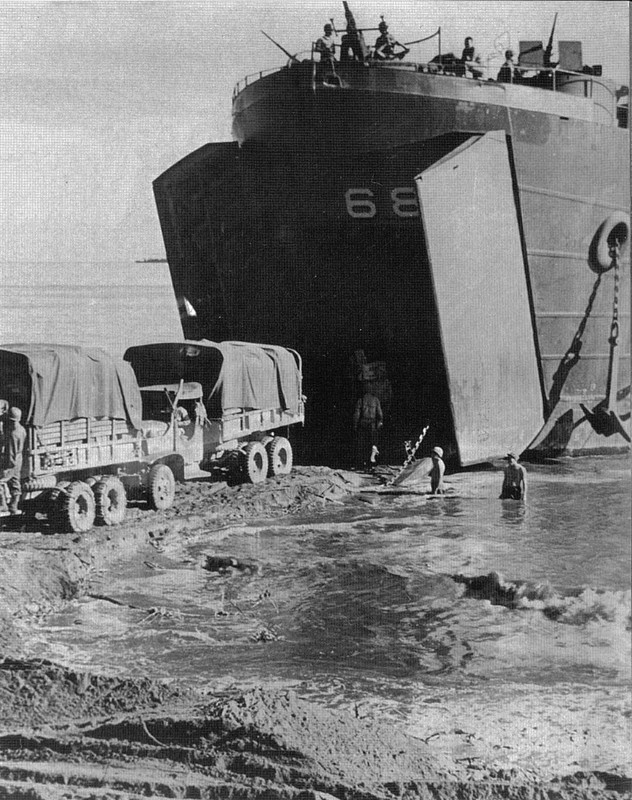 4017-US-Landing-Craft3.jpg
