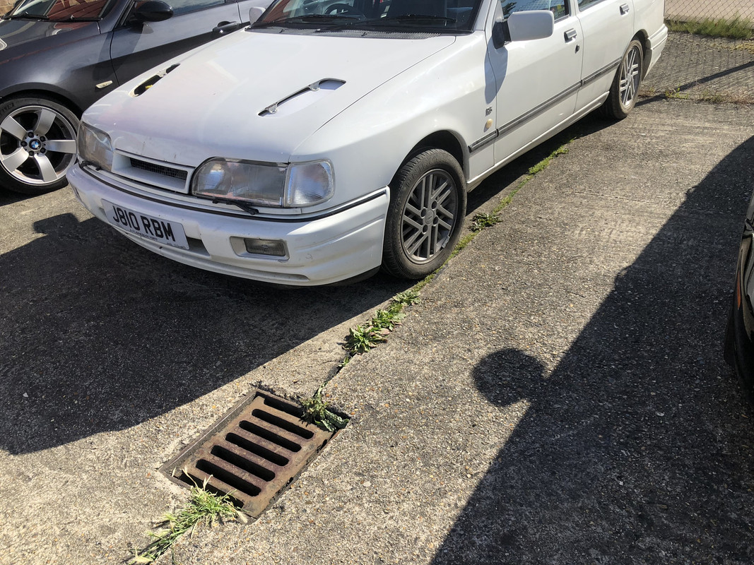 Cossie running resto