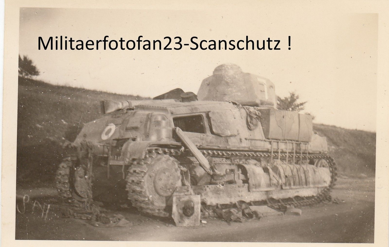 Wehrmacht zerstörter französischer Panzer Somua 