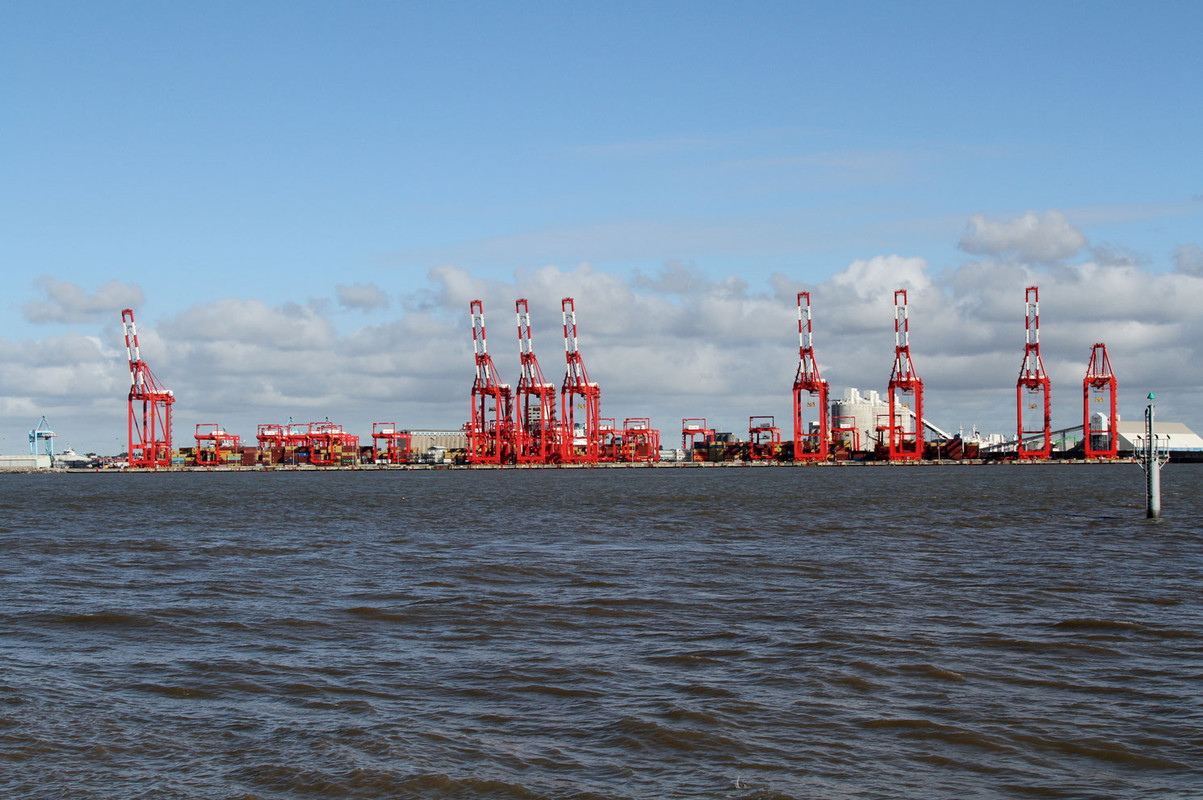 LIVERPOOL 2 CONTAINER BERTH(L2) (6 Oct 2021-Mersey-New-Brighton-Gbr)(© David Williams)