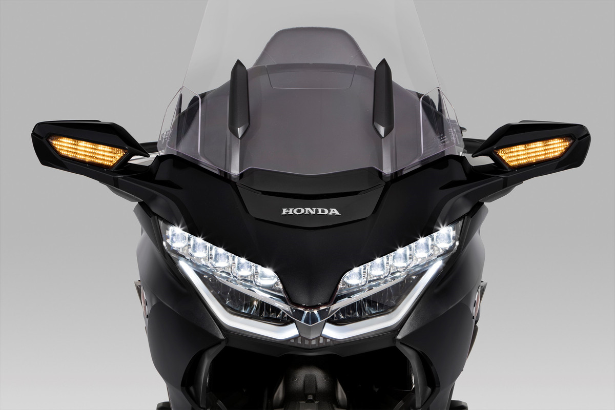 413840_23YM_HONDA_GOLD_WING_TOUR