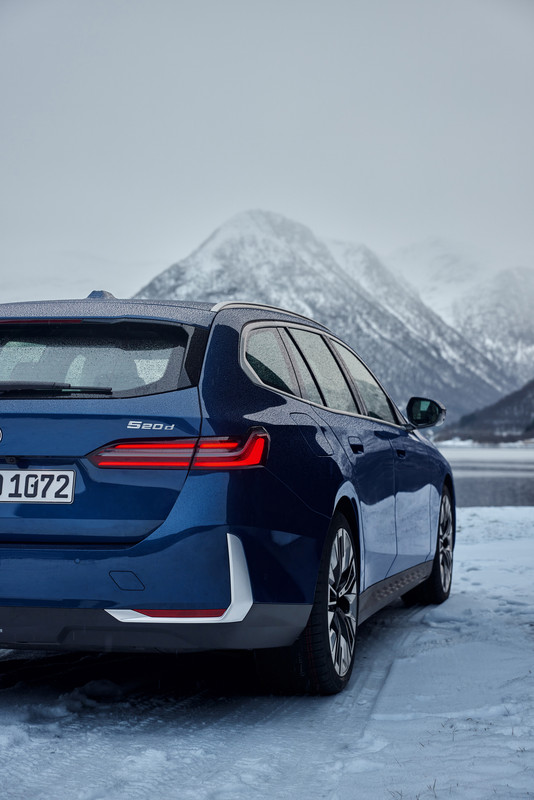P90537369_highRes_the-new-bmw-520d-xdr
