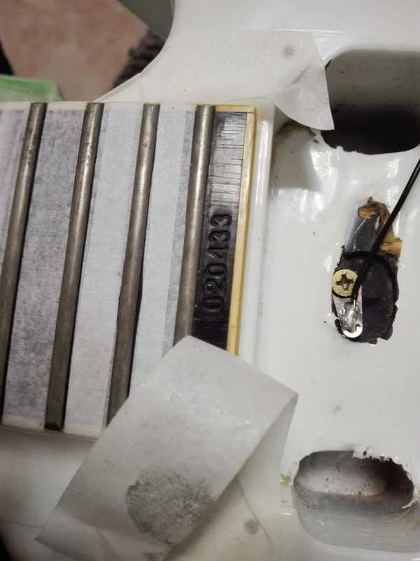 1512890761276-95294825