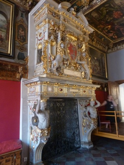 Gdansk en 3 dias y medio. - Blogs de Polonia - DIA 2.- Paseo por el centro:  calle Dluga, iglesia de S. Maria,  muelles,  grúa (8)