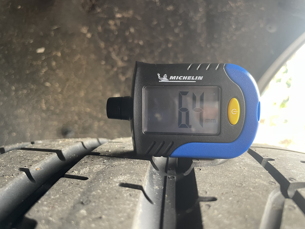 D5682E73-495E-4CAB-A5EC-F57D0C5A3D7C