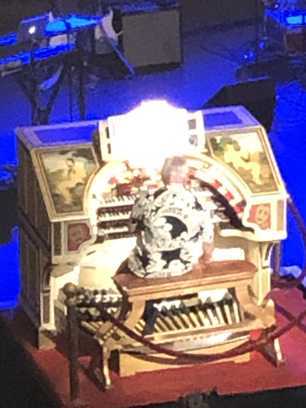 0EE0735A-04F7-4B5B-8426-9F1B82EBFC84