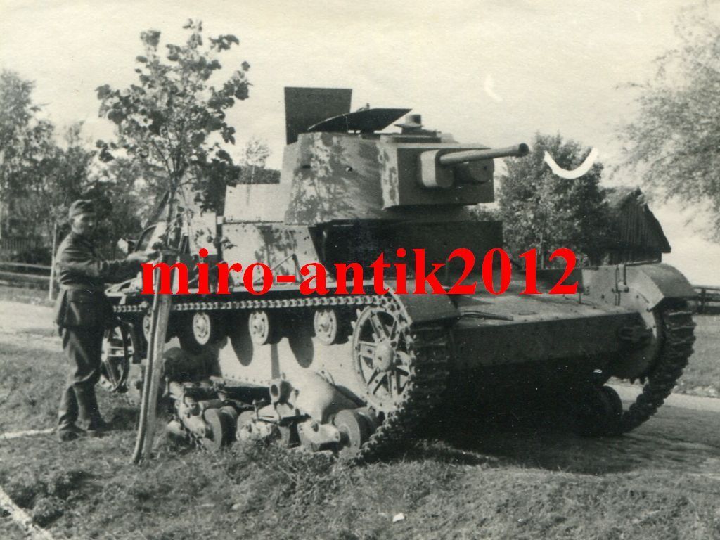 Foto, Wehrmacht, Beute, Panzer 7TP, Nahaufnahme,