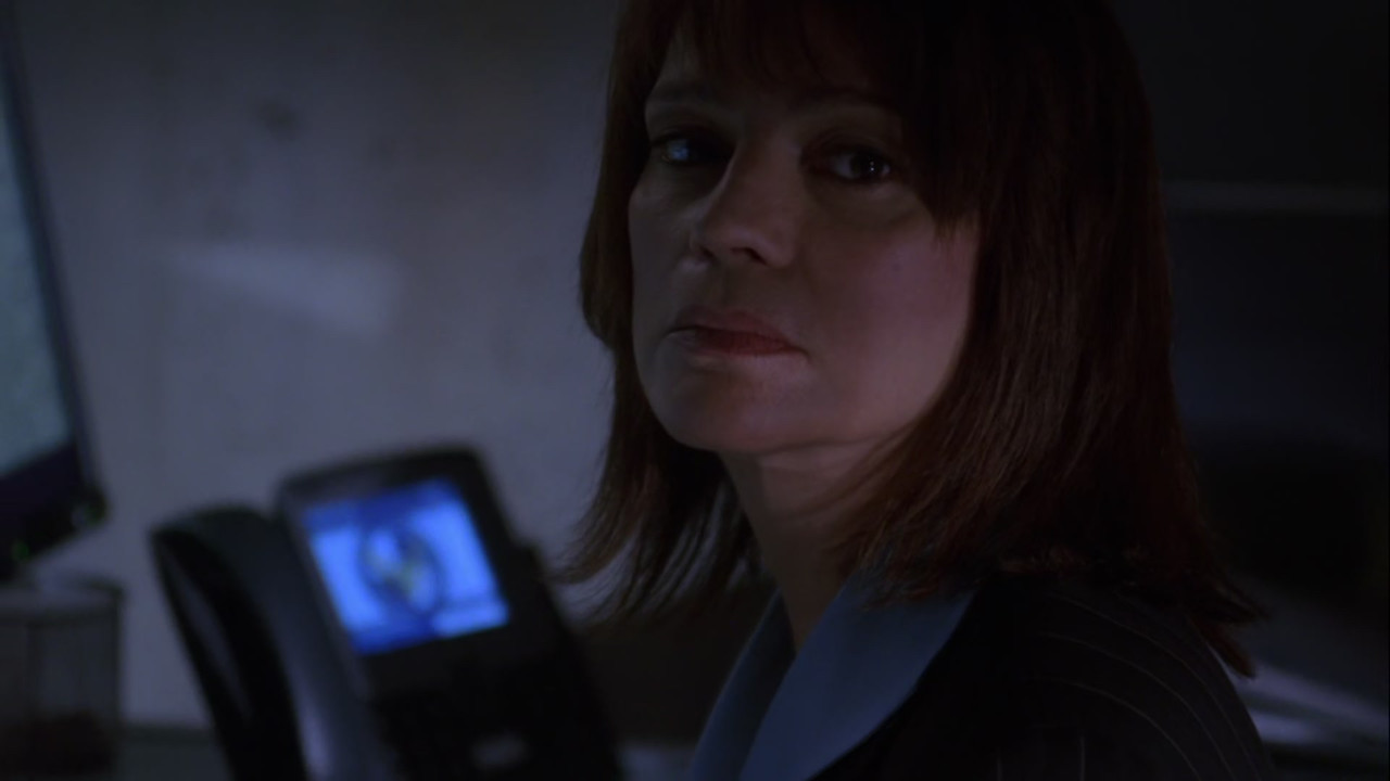 24 (2001) - S04E01 - Day 4 700 A.M. - 800 A.M. (1080p BluRay x26