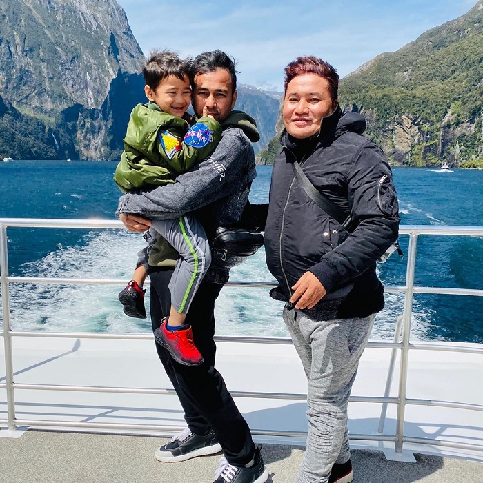 Senyum kalau digendong Raffi Ahmad