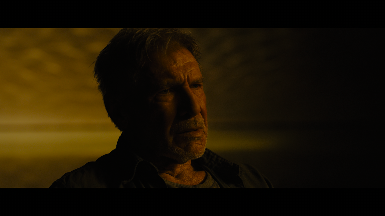 Blade.Runner.2049.2017.2160p.UHD.BDRemux.TrueHD.Atmos.HDR.DoVi.Hybrid.P8.by.DVT.mkv_snapshot_02.11.5