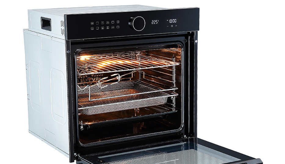 Horno eléctrico empotrable de 60 cm, modelo Drija Índico 60 Air, con acabado en vidrio negro.