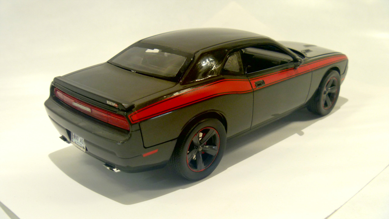 Revell 2009 Dodge Challenger P1040764