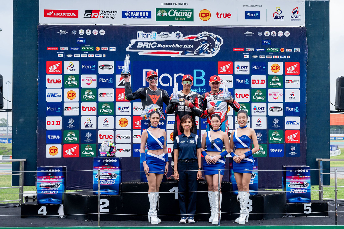 15.ST3 ดีเจปอ โพเดียม