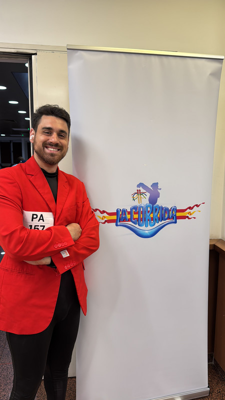 MagoMax nei momenti di preparazione prima della diretta negli studi di Telelombardia