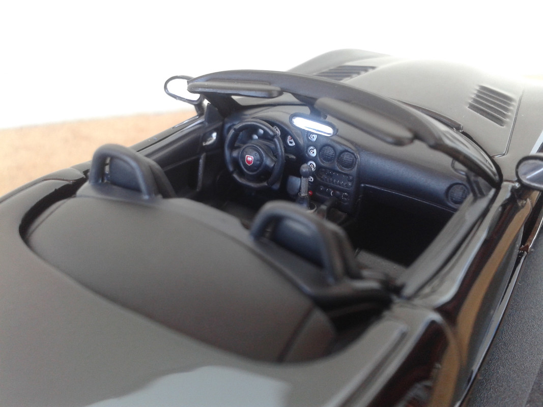 2003 Dodge Viper Mk III SRT-10 Cabrio (Auto Art) (5)