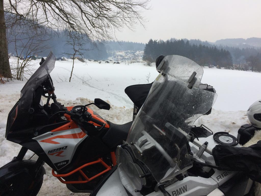 BB479287-31B7-4D91-B026-79B3EA9A37A9