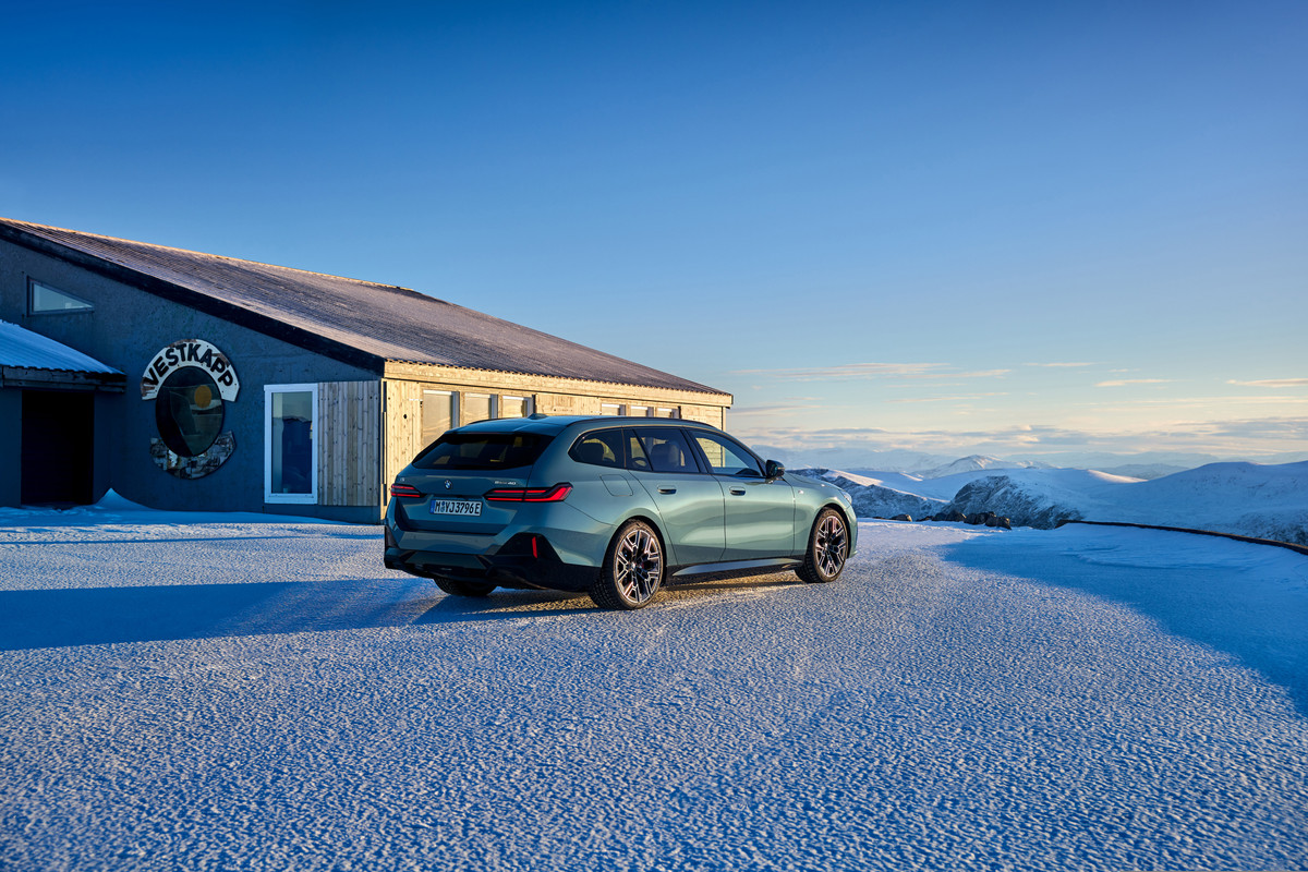 P90537268_highRes_the-new-bmw-i5-edriv