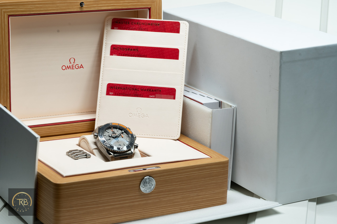 Omega Seamaster Planet Ocean Chronograph - Image 14