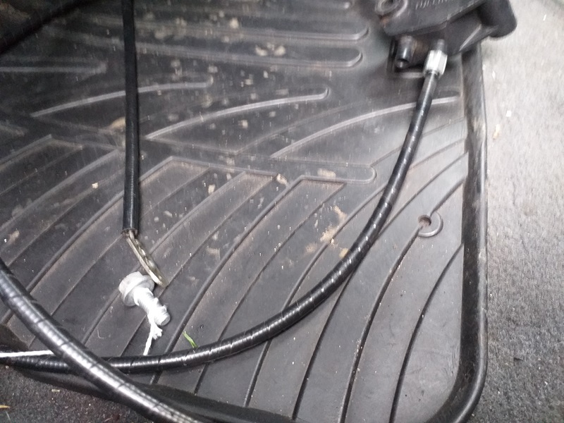 R25 Câble Capot passage suite & fin (3)