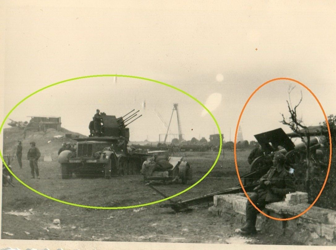 Foto WW II Vierling Flakgeschütz zur Flugplatzsi