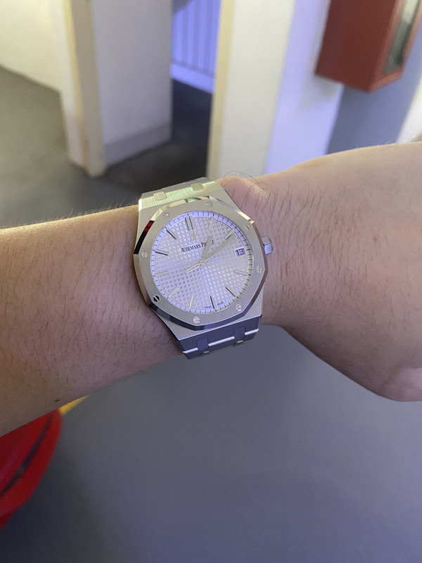 83AB6DFF-1025-4AC2-930D-7423292AC4E5