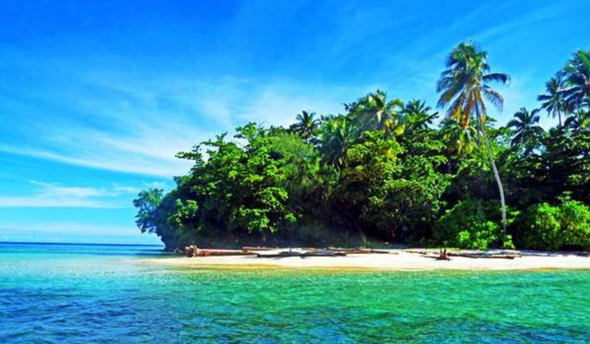 Rumberpon, Pulau Sunyi nan Eksotis di Teluk Wondama, Papua Barat