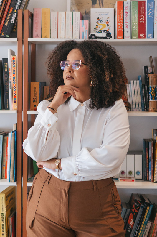 Natália Oliveira — Consultora de Consórcios