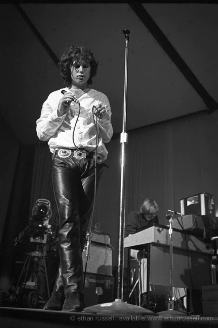 https://i.postimg.cc/vBBS7Rkg/Jim-Morrison-at-London-s-Roundhouse-1968-II-2000x.webp