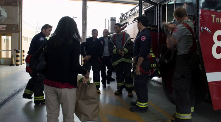 Chicago.Fire.S02E01.BDRip.x264-ION10-004
