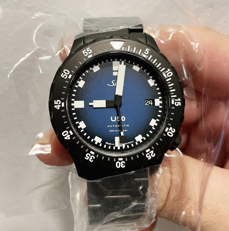 1AAE4094-EB2F-485B-8D66-A233C611F6A6