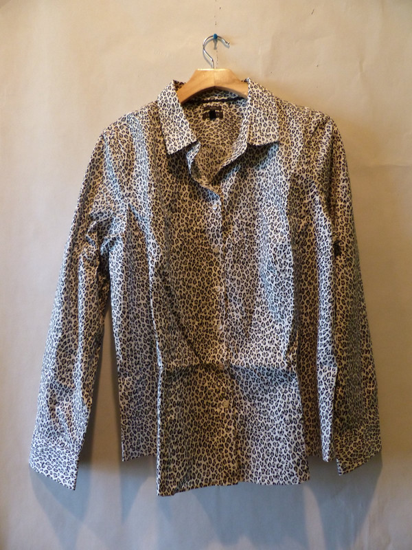 TALBOTS WOMENS COLLARED LONG SLEEVE GRAY LEOPARD PRINT BUTTON UP TOP SIZE 16