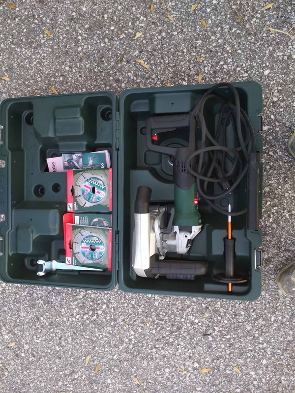 D067E35D-05C3-4665-9A92-5FFDC7C33075