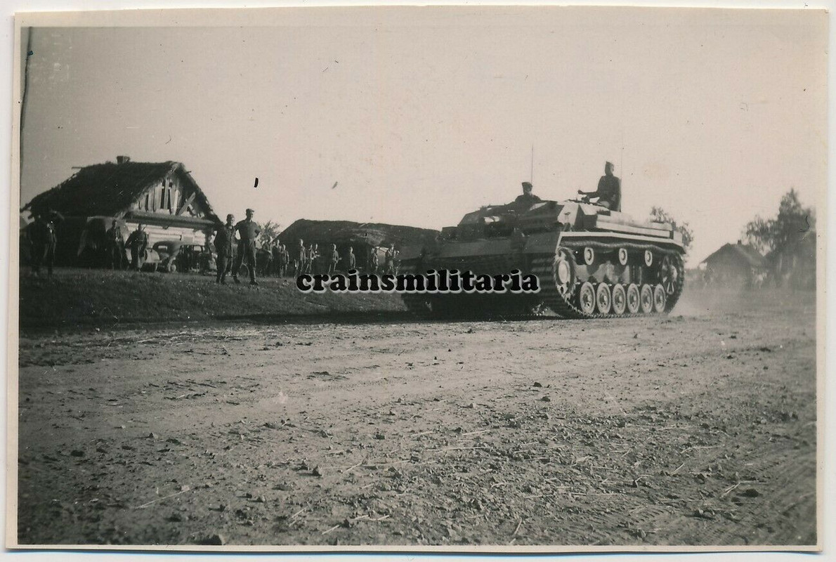 Orig. Foto Vormarsch StuG III Sturmgeschütz Panzer Potschep BRJA