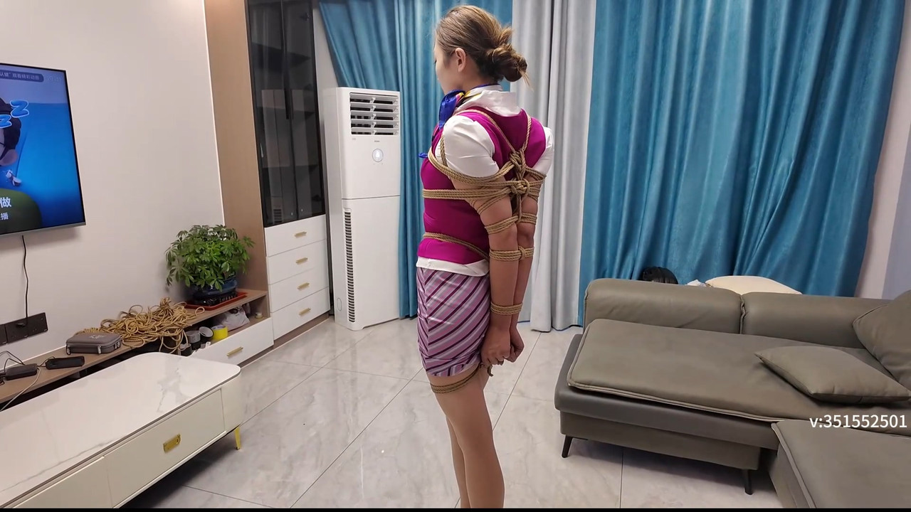 一绳所爱 居家捆绑空姐佳佳.mp4_20250610_131919.642