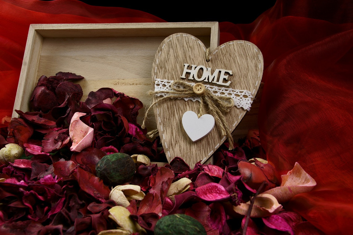 red-rose-3114606-1280.jpg