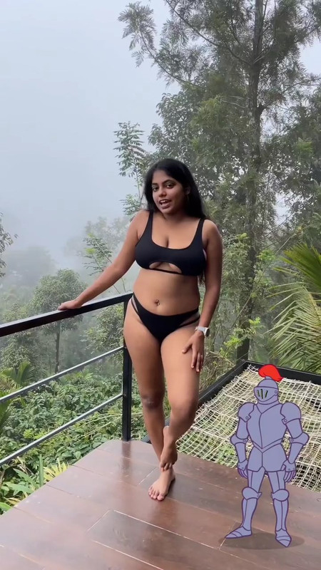 watersoul huge bouncing boobs in bikin and other outfits.mp4_snapshot_00.00.339