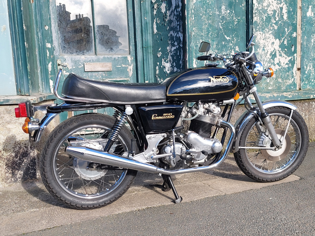 Pictures of your Norton Commandos