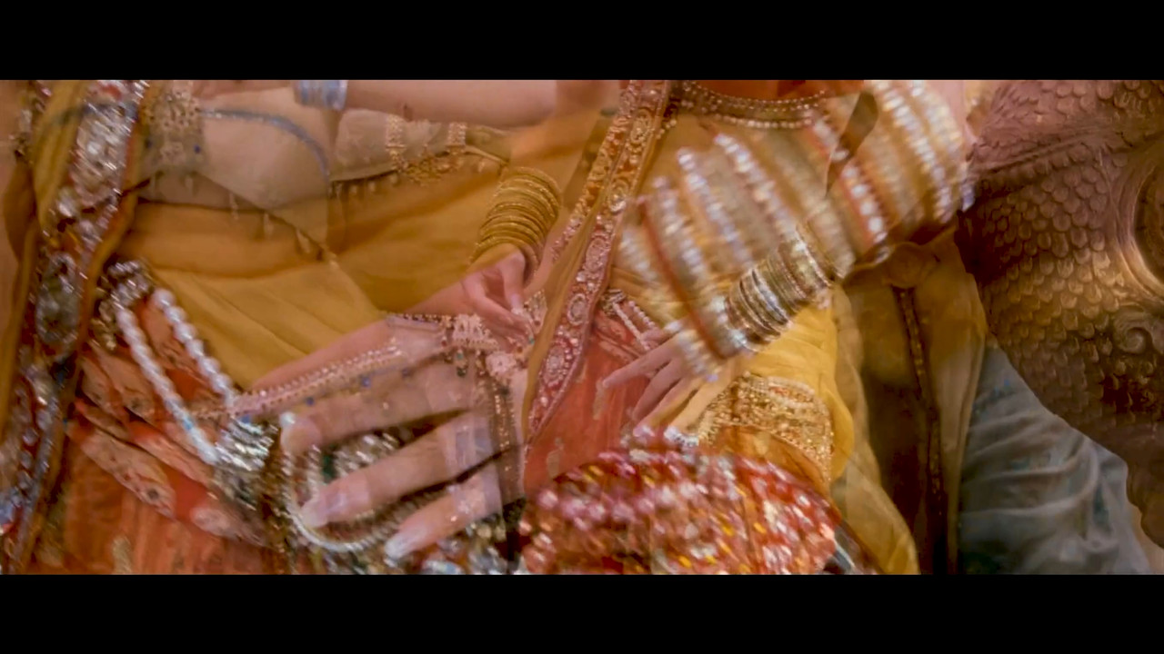 Ponnar Shankar 2011 Hot Song 4k.mp4_snapshot_05.14_[2020.12.12_00.09.14]