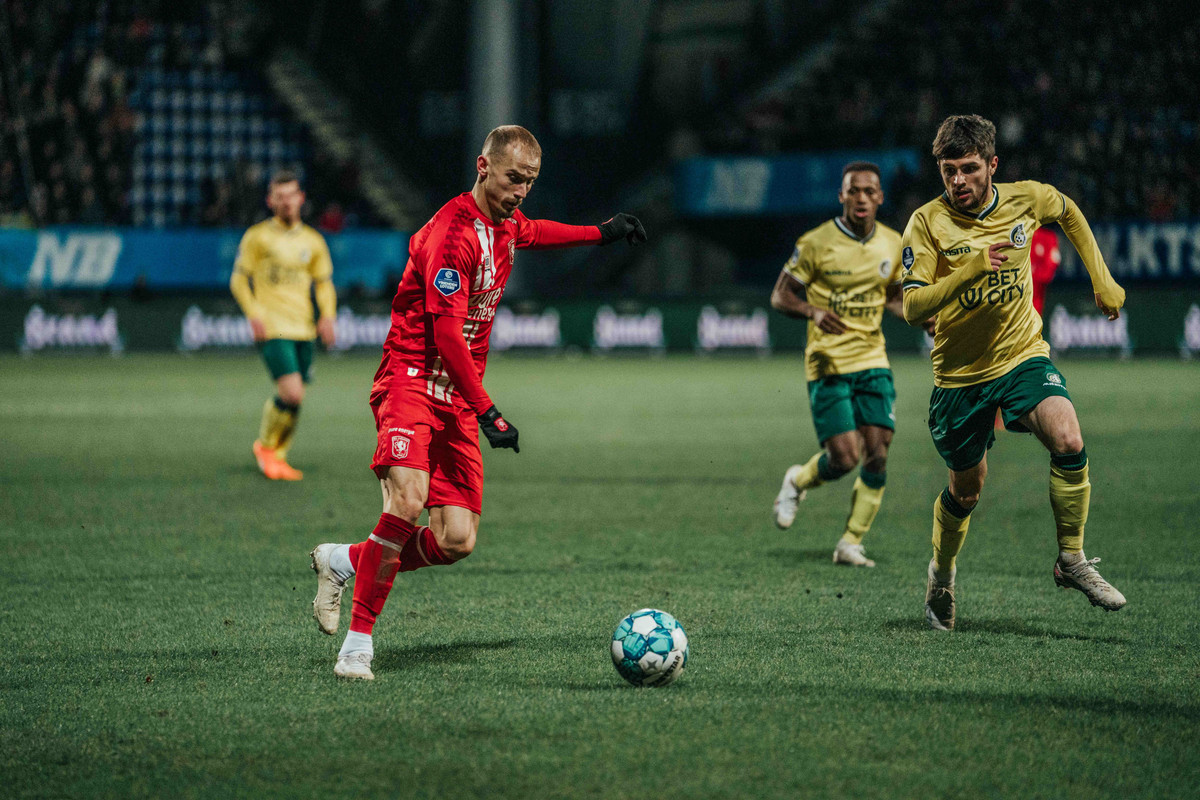 Twente vs Fortuna Sittard, 01h00 ngày 27/09