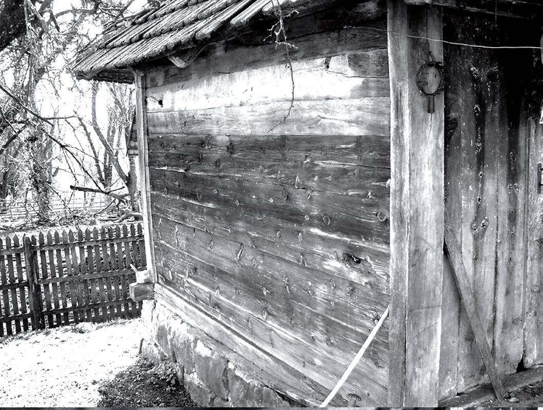 Вајат на коме су остале рупе од немачког гранитарања