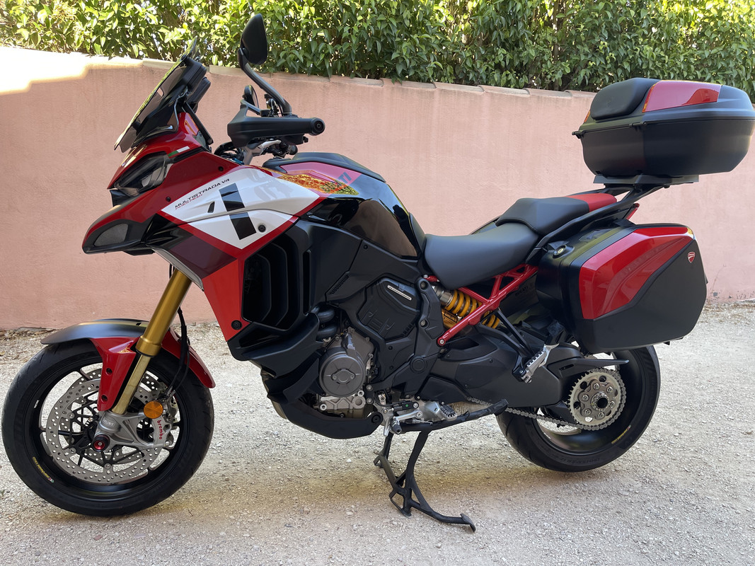 3BCEFB10-2DD1-4620-A4CD-934339BE332B