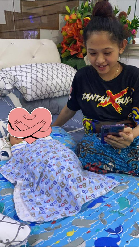 Siti Jamumall bawa pulang bayi yang bukan anak kandungnya
