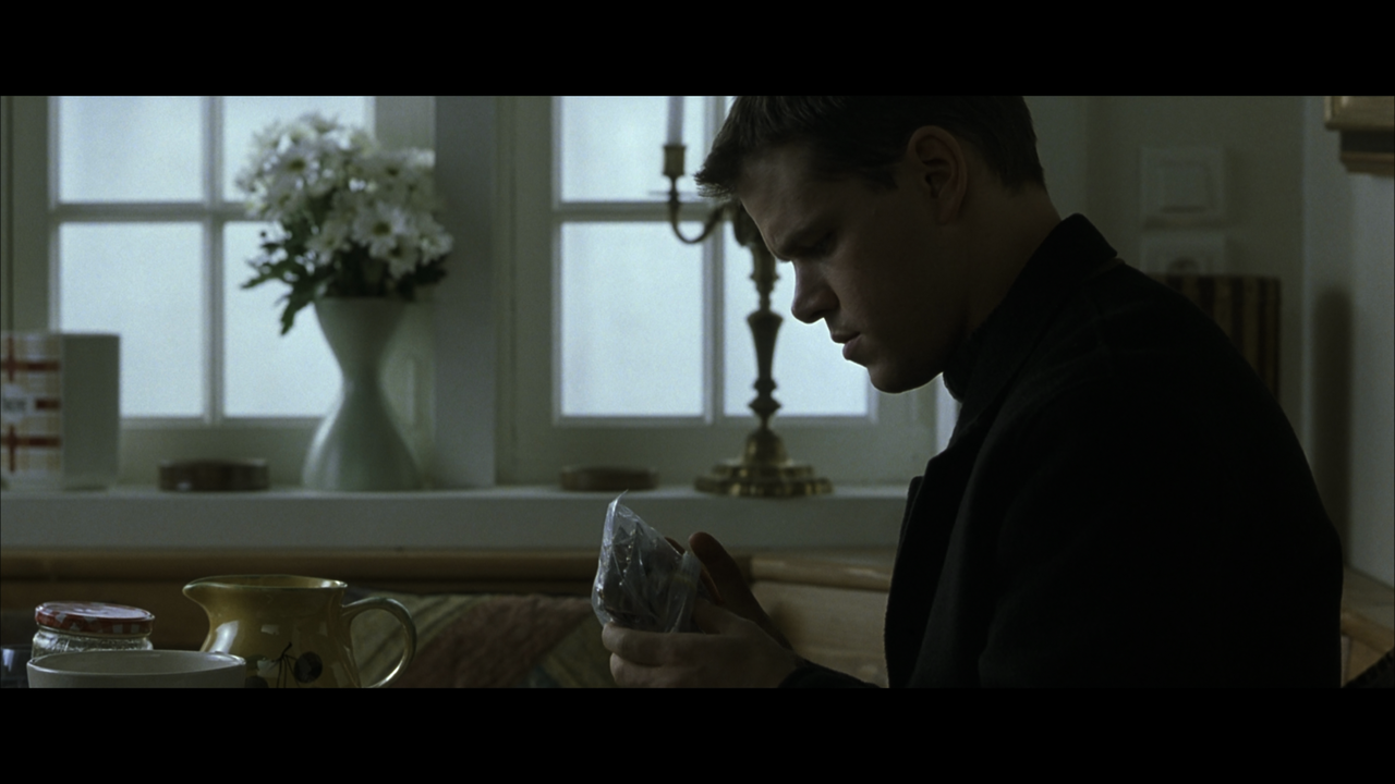 The.Bourne.Identity.2002.2160p.UHD.BDRemux.DTSX.7.1.HYBRID.DoVi-DVT.mkv_20220406_111521.294