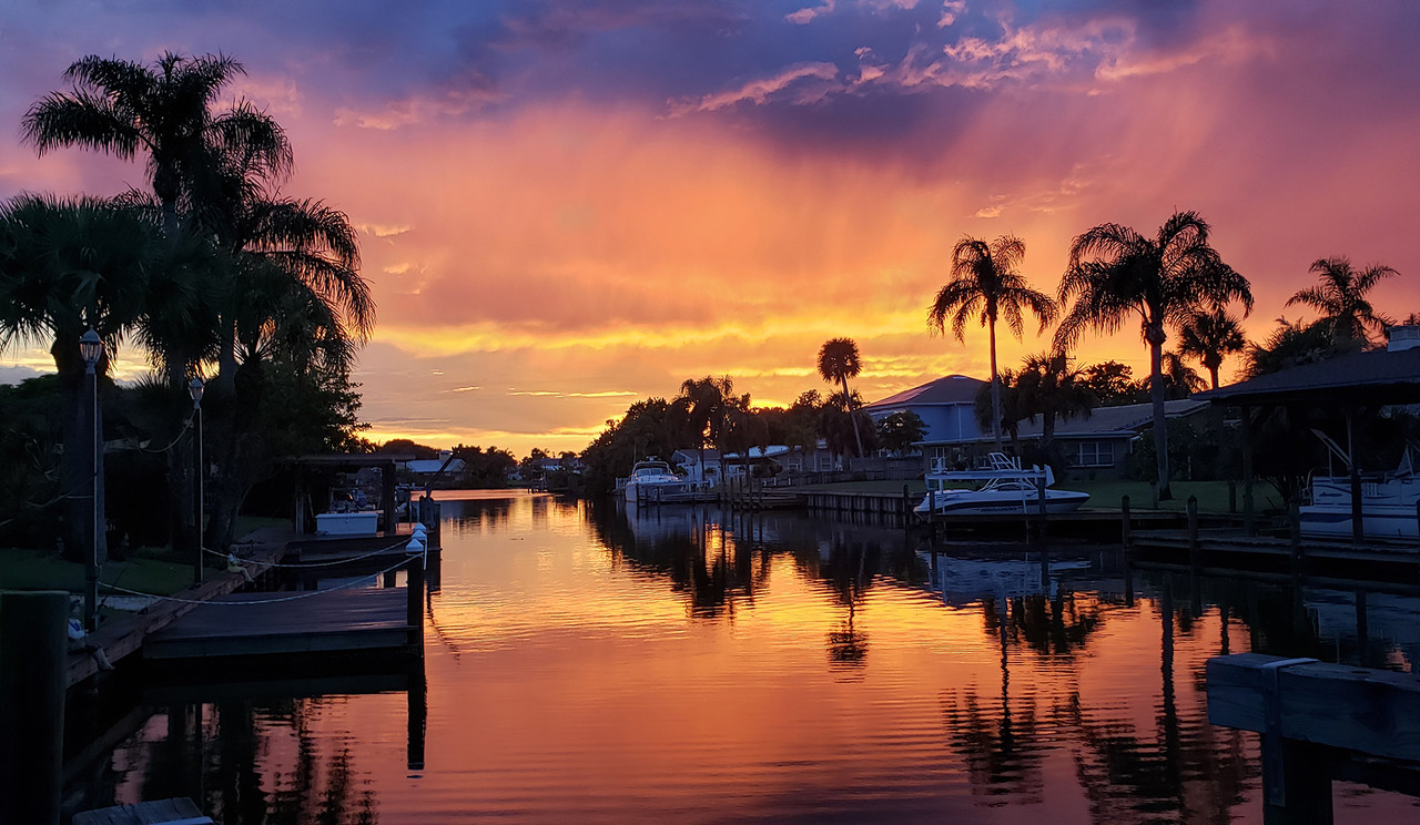 Canal & Riverfront singlefamily homes in Cocoa Beach